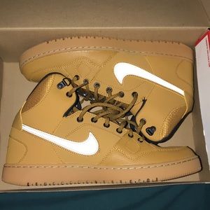 Nike Son of force mid sz. 10.5
